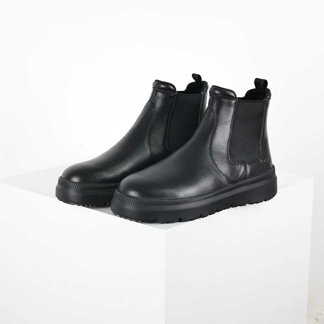 UGG Chelsea Boot – Black Leather | Warm-Lined Women's Ankle Boot with Chunky Sole