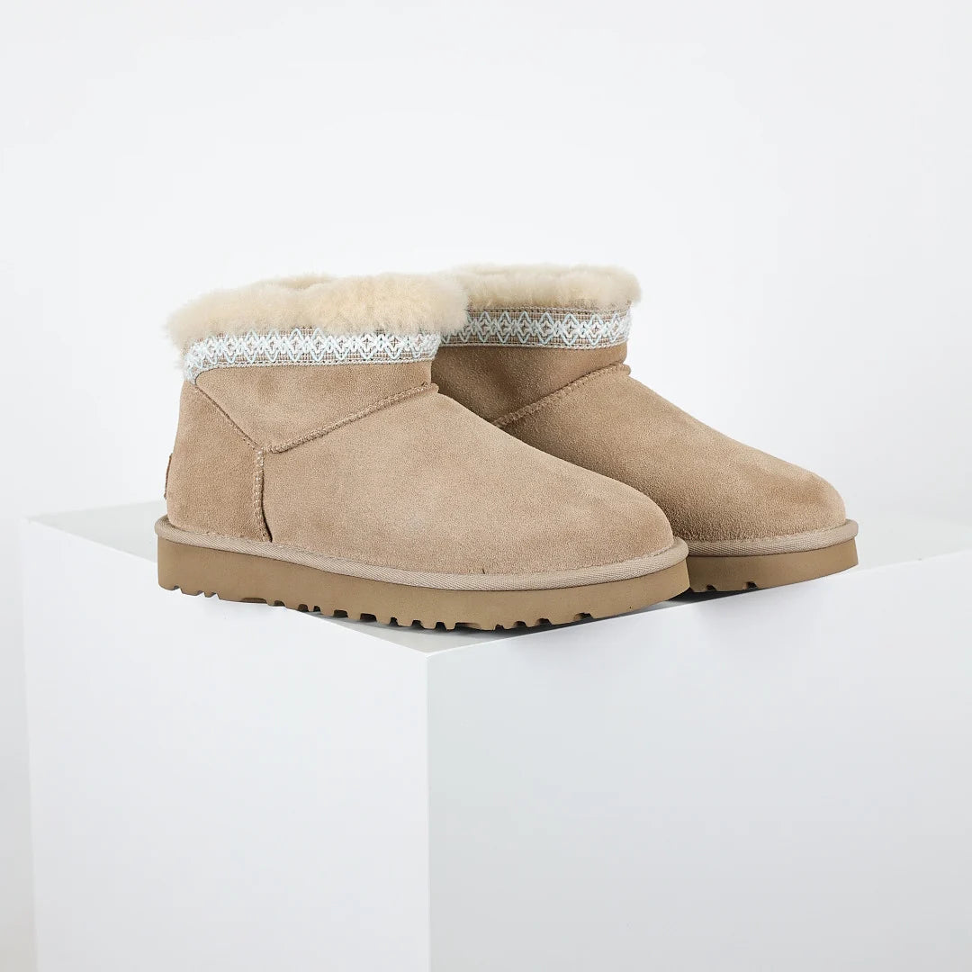 UGG Platform Short Snow Boot – Chunky Sole, Warm-Lined Women's Winter Boot