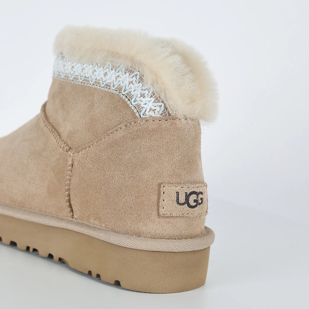 UGG Platform Short Snow Boot – Chunky Sole, Warm-Lined Women's Winter Boot