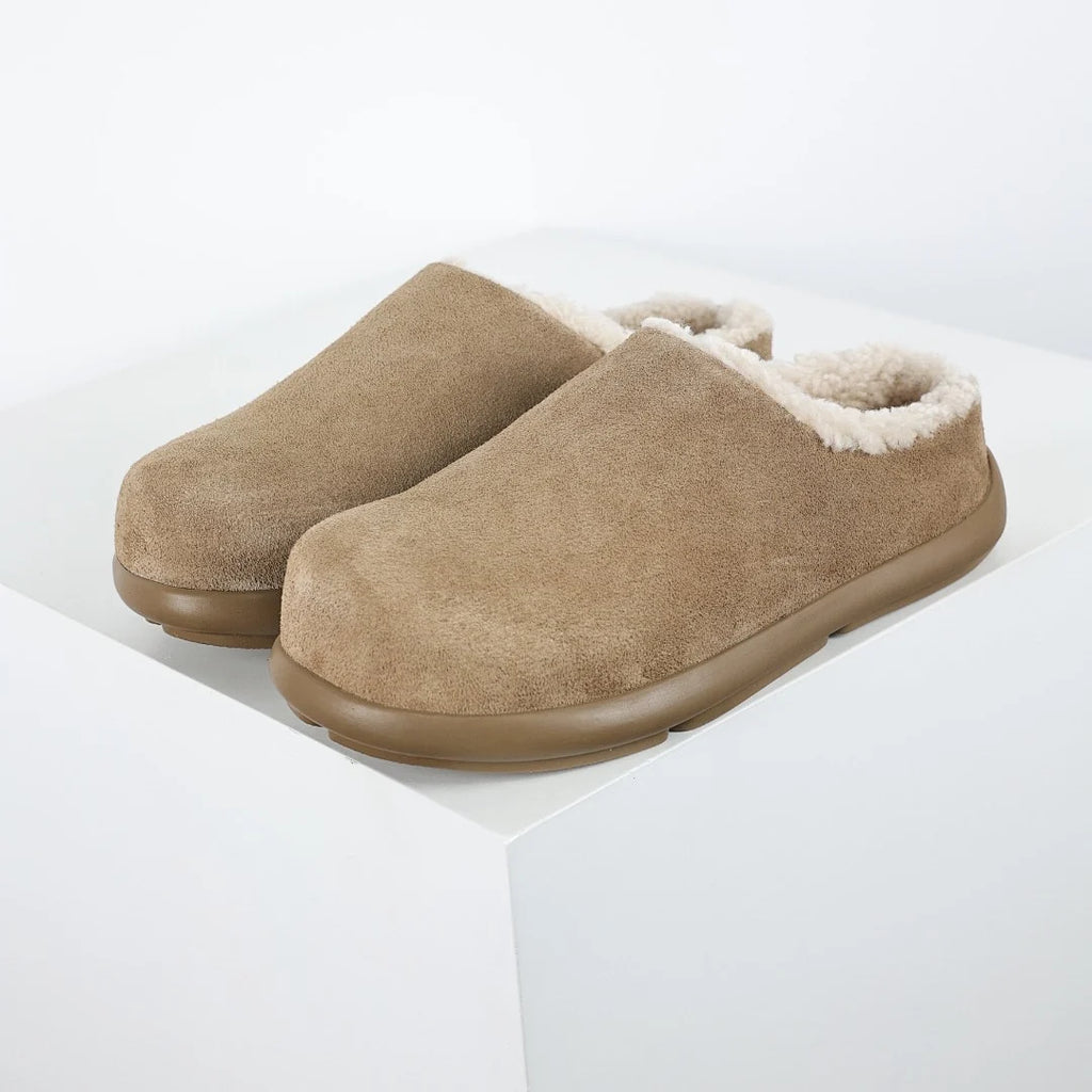 UGG Hendrick Clog – Sand | Shearling-Lined Unisex Suede Clog with Pillow Sole
