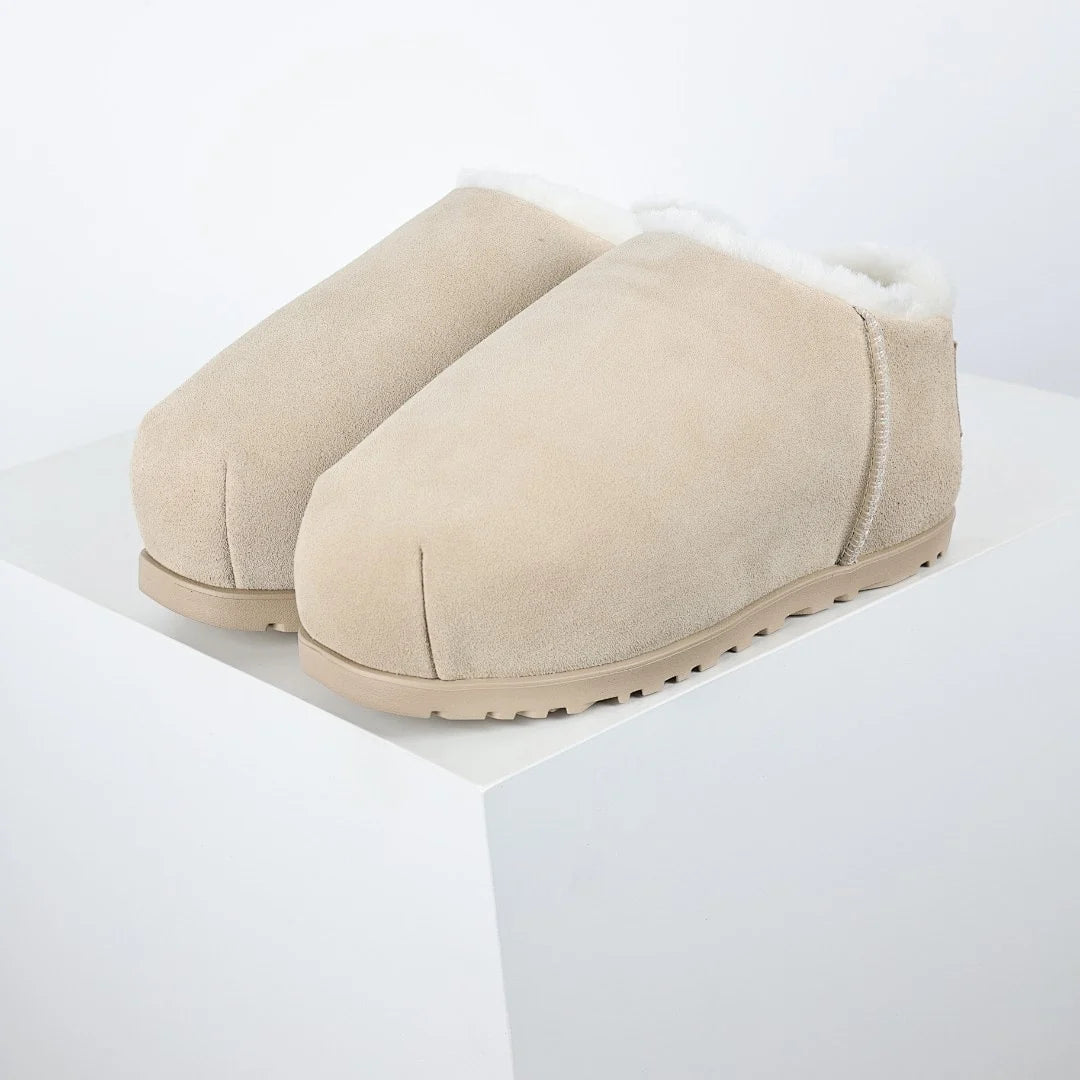 UGG Platform Short Snow Boot – Chunky Sole, Warm-Lined Women's Winter Boot