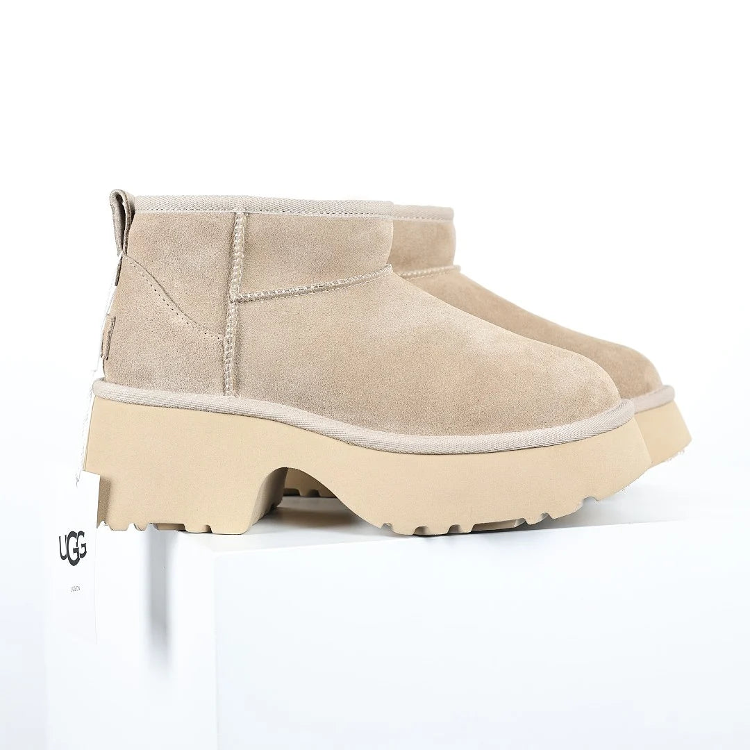 UGG Classic Mini Platform Boot – Sand | 5cm Chunky Lug Sole Women's Warm-Lined Winter Boot