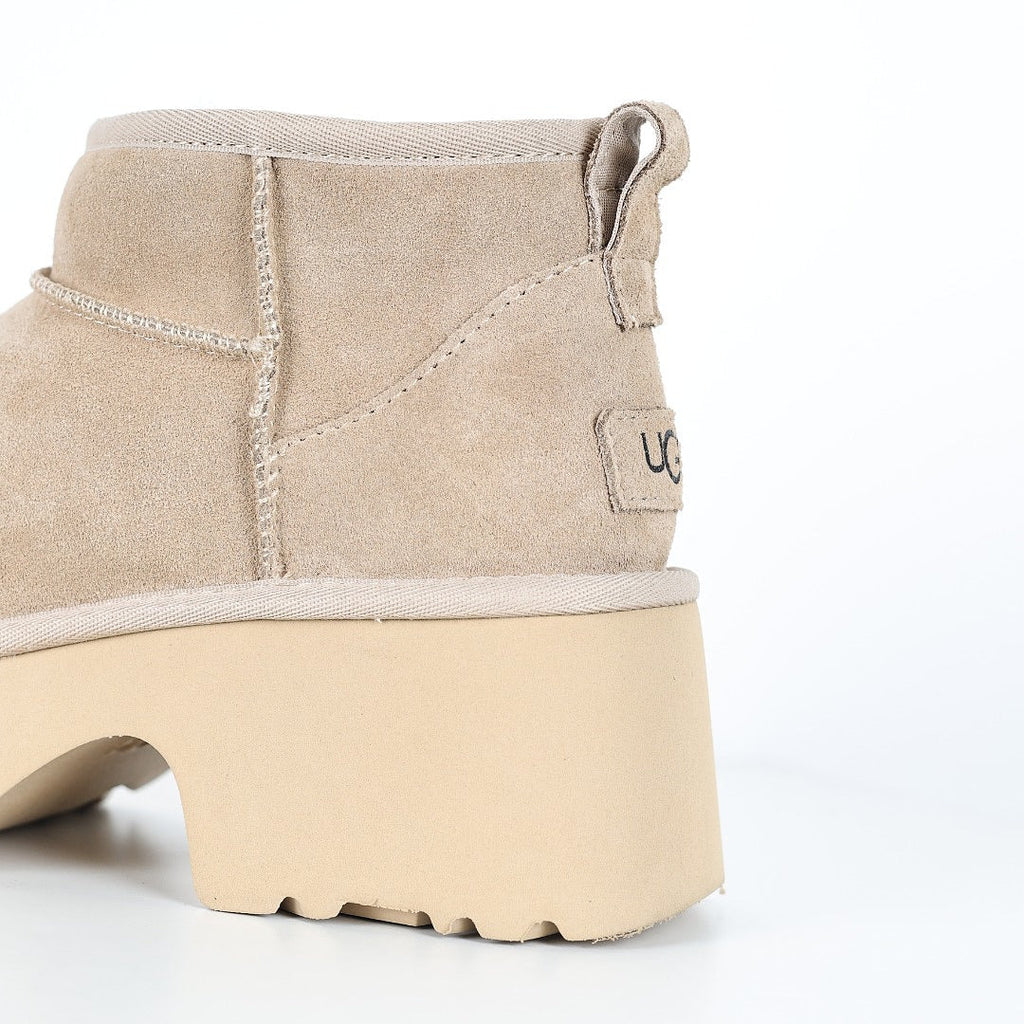 UGG Classic Mini Platform Boot – Sand | 5cm Chunky Lug Sole Women's Warm-Lined Winter Boot