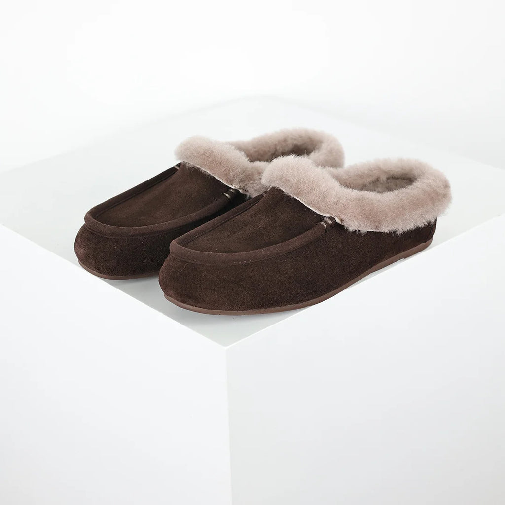 UGG Platform Short Snow Boot – Chunky Sole, Warm-Lined Women's Winter Boot